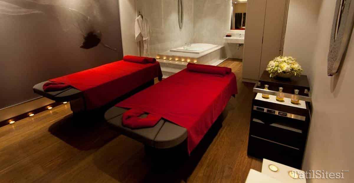 Wyndham Grand İstanbul Kalamış Marina Hotel